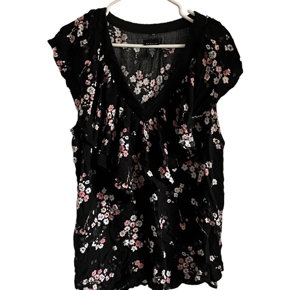 Torrid Black Floral Print Crepe Ruffle Sleeveless Blouse Size 2X Plus Size - Picture 2 of 5